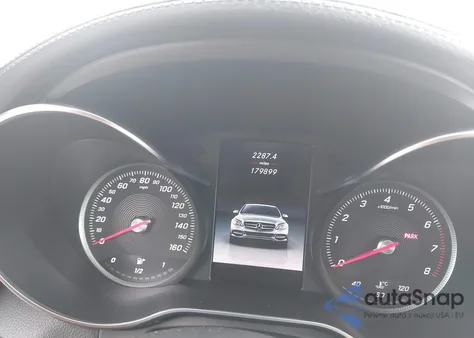 2015 Mercedes-Benz C 300 4Matic/Luxury 4Matic/Sport 4Matic z USA, uszkodzony, nr VIN 55SWF4KB1FU009166